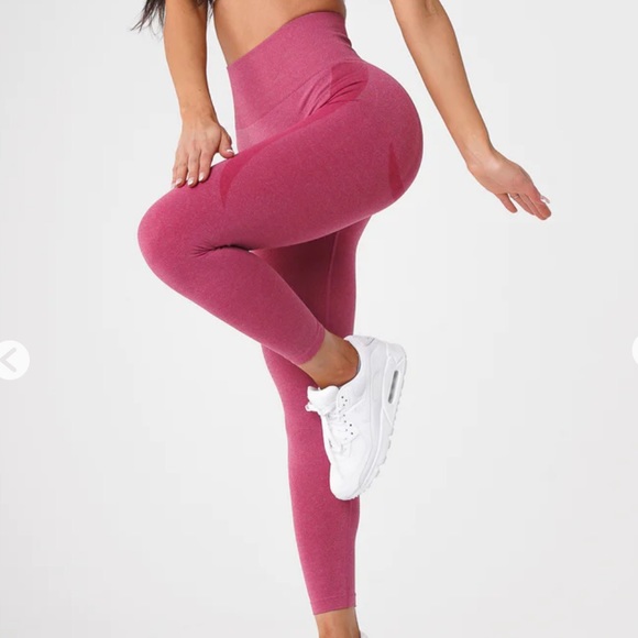 NVGTN Crimson Contour Seamless Legging - Picture 3 of 4